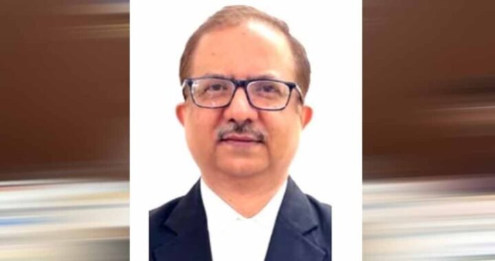 इंदौर में प्रधान न्यायाधीश के कथित व्यवहार पर भड़के अधिवक्ता, कोर्ट रूम तक पहुंचकर किया विरोध प्रदर्शन