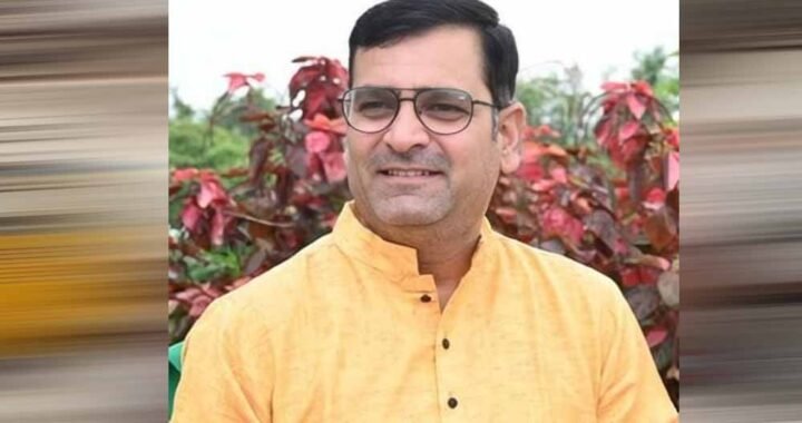 पारिवारिक हकत्याग की रजिस्ट्री में अभिलाष को मिली 46,846 रुपये की राहत, बचत की पूरी राशि बहनों को दी उपहार में