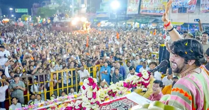 धीरेंद्र शास्त्री का बयान, बोले- गरबा पंडाल में गोमूत्र पिलाकर दें एंट्री; बेटियों को लेकर भी कही बात