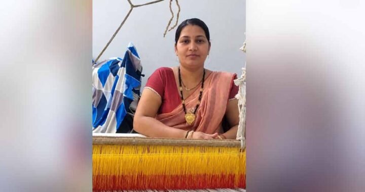 उन्नत उपकरण सहायता योजना से टोकेश्वरी साहू को बुनाई कार्य में मिली सहूलियत