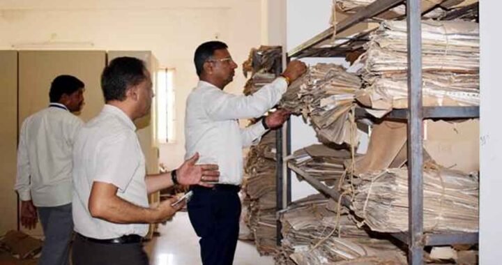 परिवहन सचिव ने किया सीहोर जिला परिवहन कार्यालय का निरीक्षण, नागरिकों को त्वरित और बेहतर सेवाएं देने के दिये निर्देश