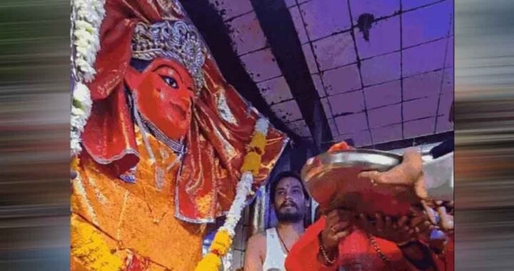 उज्जैन के 40 मंदिरों में मदिरा का भोग, आरती के बाद ढोल-नगाड़ों के साथ निकला दल