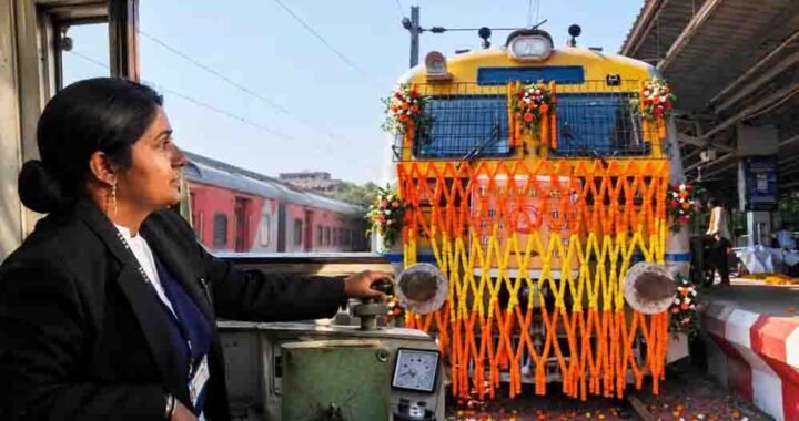 छत्तीसगढ़ के रावघाट पहुंची पहली मेमू ट्रेन, आजादी के बाद पहली बार दिखी रेल