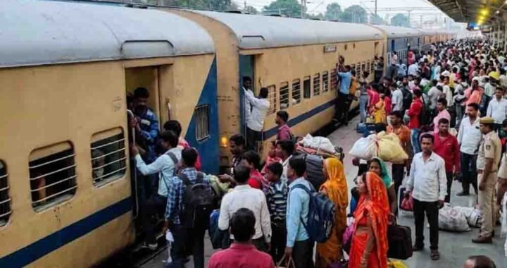 दीवाली पर रेलवे में सीटों की मारामारी, दिल्ली-भोपाल रूट की लंबी दूरी की ट्रेनें फुल