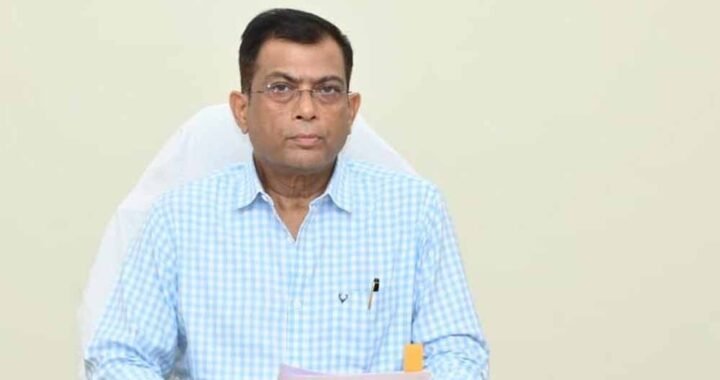 नगर पालिका एव त्रिस्तरीय पंचायत के आगामी  आम/उप निर्वाचन माह दिसम्बर 2026 की तैयारियों को लेकर निर्वाचन आयुक्त ने संबंधित विभागों की समीक्षा बैठक ली