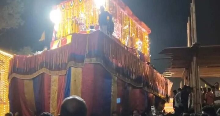 बस्तर दशहरा: फूल रथ खींचने पर ग्रामीण-पुलिस में झड़प