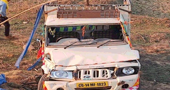 बस्तर नेशनल हाईवे पर झीरम घाटी में पलटा पिकअप, 1 की मौत और 16 घायल