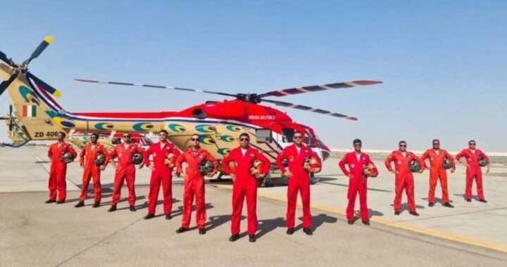 CM विष्णुदेव साय से मिली सारंग टीम, राज्योत्सव में स्वदेशी ‘ध्रुव’ हेलीकॉप्टर दिखाएंगे हवाई करतब