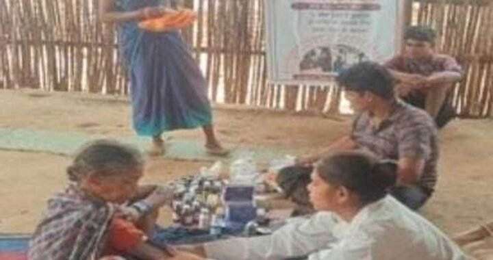 सेवा, समर्पण और जिजीविषा की मिसाल सात बार नदियां पार कर स्वास्थ्य दल पहुंचा तुमेरादी