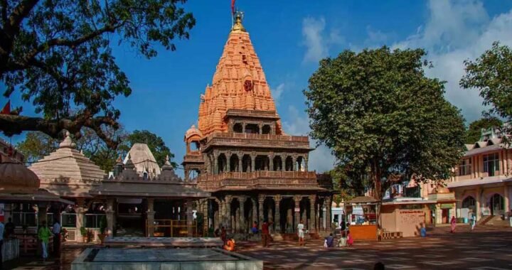 महाकाल मंदिर के शिखर की दरारें चूना, गुड़ और लाख से होंगी ठीक