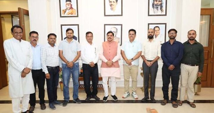 स्वामित्व योजना के क्रियान्वयन में पूर्ण सहयोग करेंगे पटवारी मुख्यमंत्री डॉ. यादव से मिले पटवारी संघ के पदाधिकारी