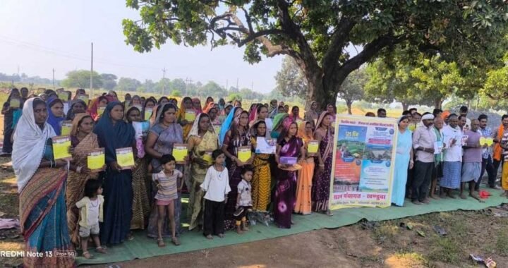 आयुक्त  तारन प्रकाश सिन्हा ने खंडुआ में किया सिंचाई नाली निर्माण कार्य का निरीक्षण, श्रमिकों से किया सीधा संवाद