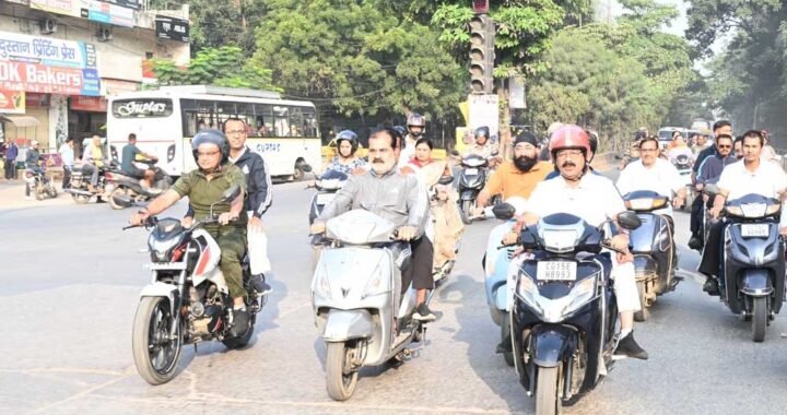 उप मुख्यमंत्री  अरुण साव निकले स्कूटी पर, शहर भ्रमण कर सफाई और निर्माण कार्यों का किया निरीक्षण