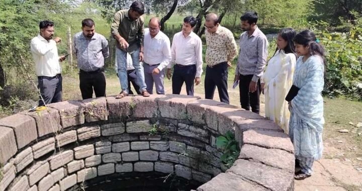 आयुक्त  तारन प्रकाश सिन्हा ने बेमेतरा जिले में वीबी-जी राम जी योजना के कार्यों का किया सघन निरीक्षण