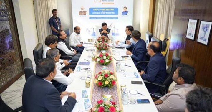 मुख्यमंत्री डॉ. यादव ने विजयवाड़ा में उद्योगपतियों और निवेशकों से की चर्चा