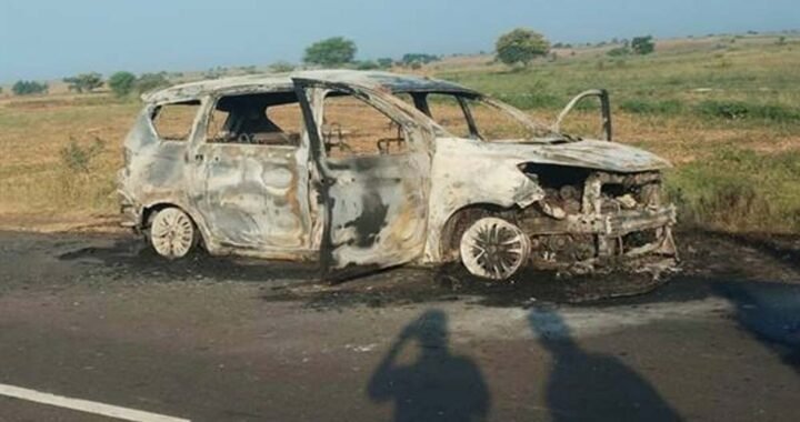 हाईवे पर कार में लगी आग, डायल-112 की तत्परता से 07 यात्रियों को सुरक्षित बाहर निकाल कर अस्पताल पहुँचाया