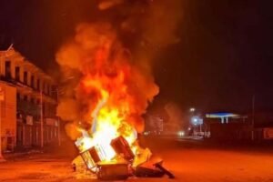 मणिपुर में फिर भड़की हिंसा, सात की मौत; धमाके में 3 CRPF जवान घायल