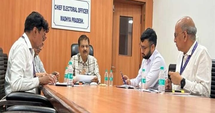 नए मतदाताओं के शिविरों के माध्यम से अधिक से अधिक फॉर्म प्राप्त करें : मुख्य निर्वाचन पदाधिकारी श्री झा