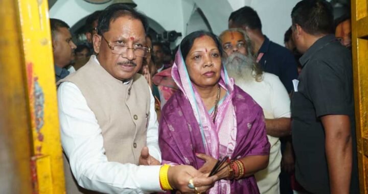 मुख्यमंत्री  विष्णु देव साय ने शिवरीनारायण में भगवान नर-नारायण के किए दर्शन, प्रदेशवासियों की सुख-समृद्धि और खुशहाली की कामना