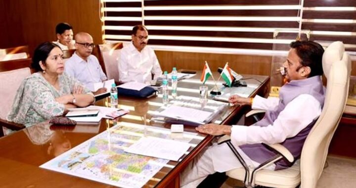 स्वास्थ्य सेवाओं में लापरवाही बर्दाश्त नहीं: डिप्टी CM शुक्ल